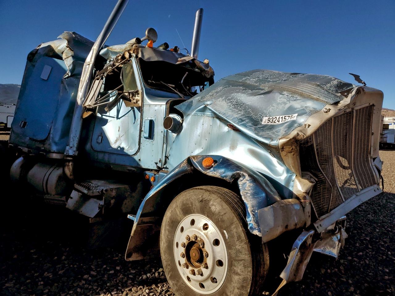 Lot #3312813095 1984 PETERBILT 382