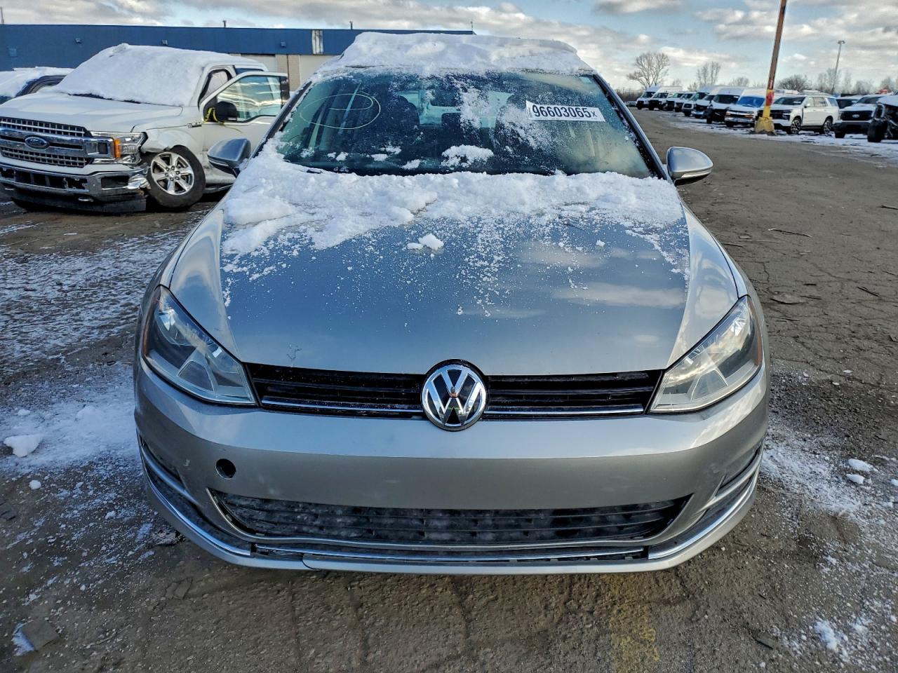 VOLKSWAGEN GOLF SPORTSVAN S