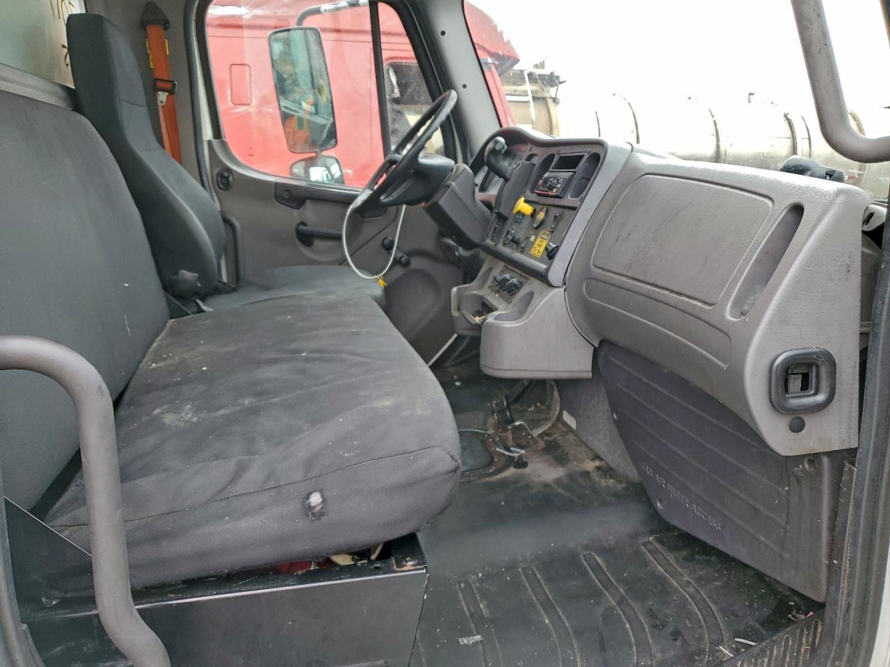 Lot #3319225707 2020 FREIGHTLINER M2 106 MED