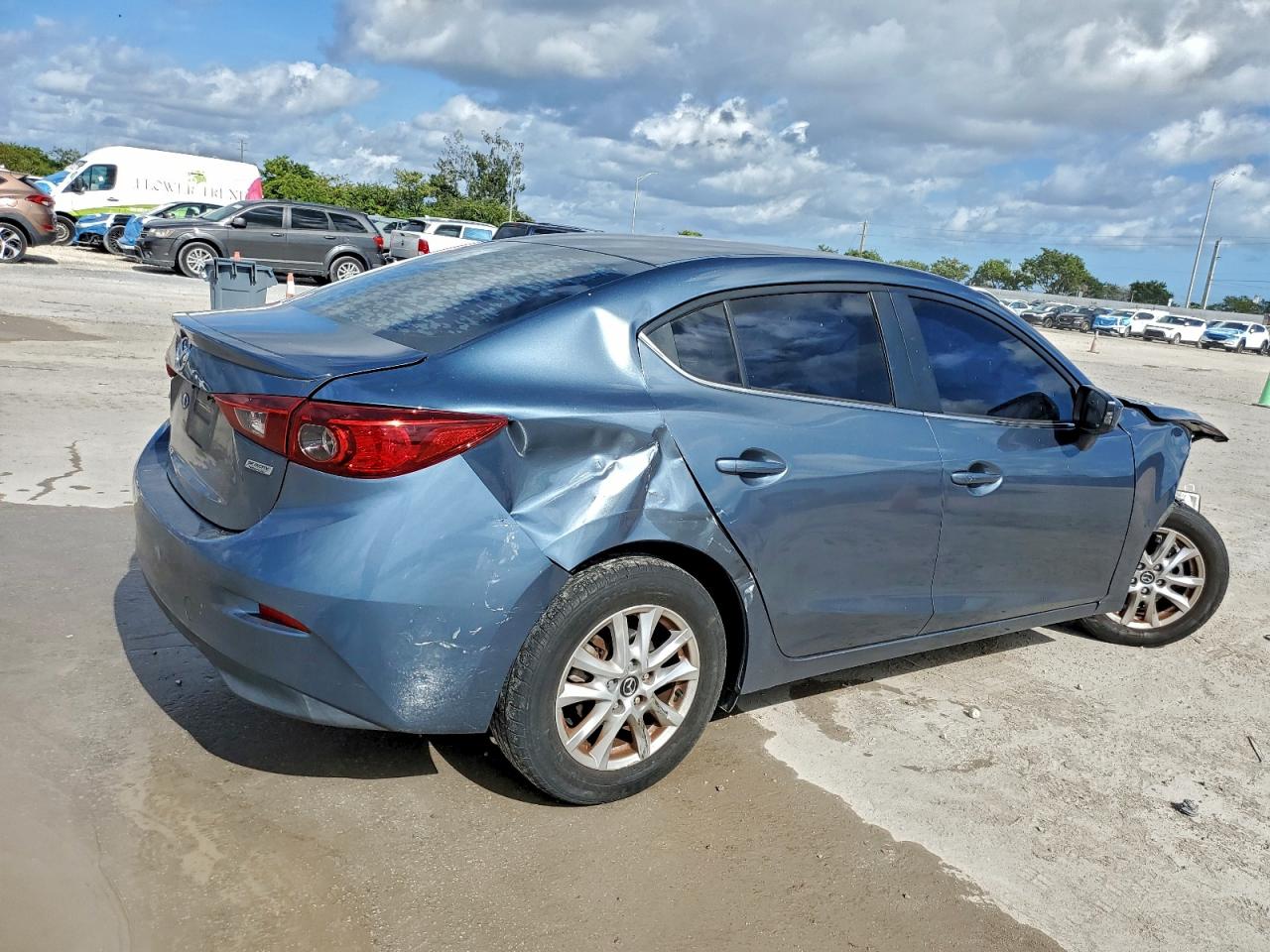 MAZDA 3 TOURING