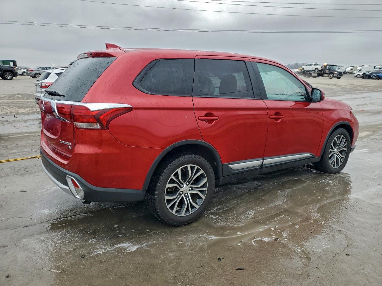 MITSUBISHI OUTLANDER SE