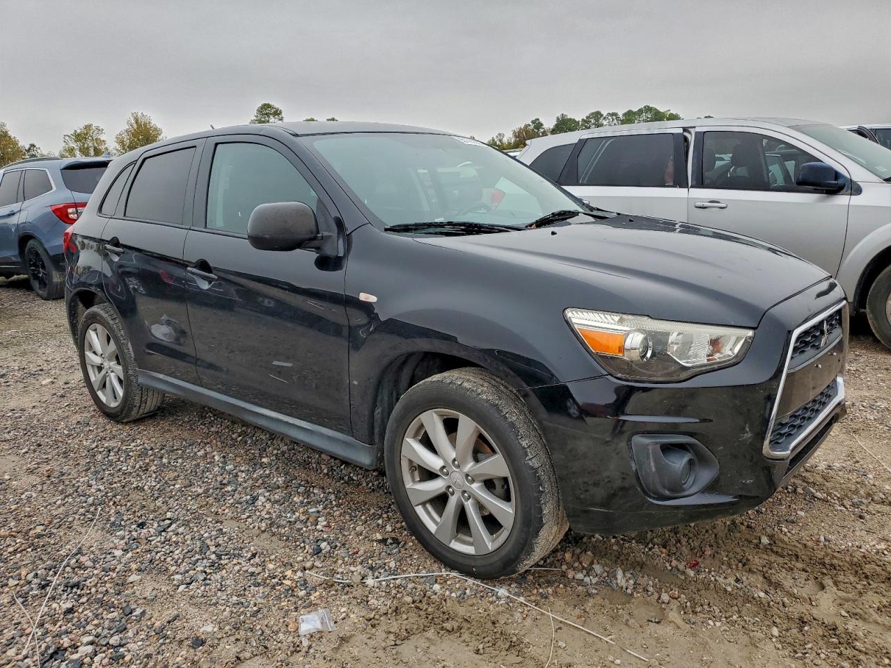 MITSUBISHI OUTLANDER ES