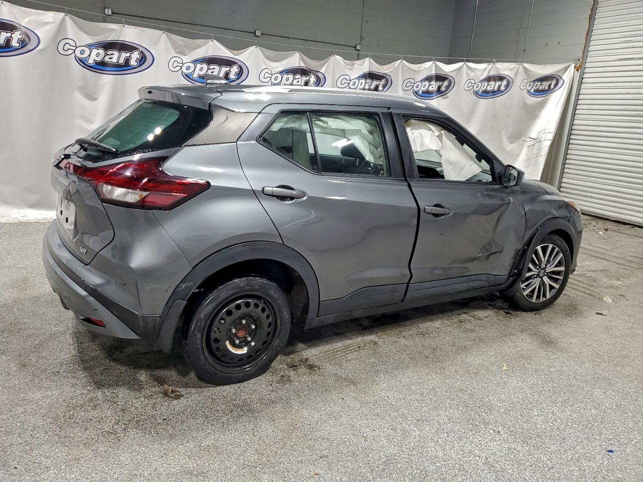NISSAN KICKS SV