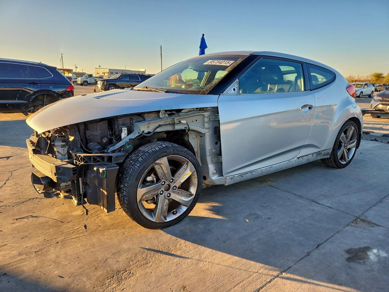 Lot #3311611275 2013 HYUNDAI VELOSTER T