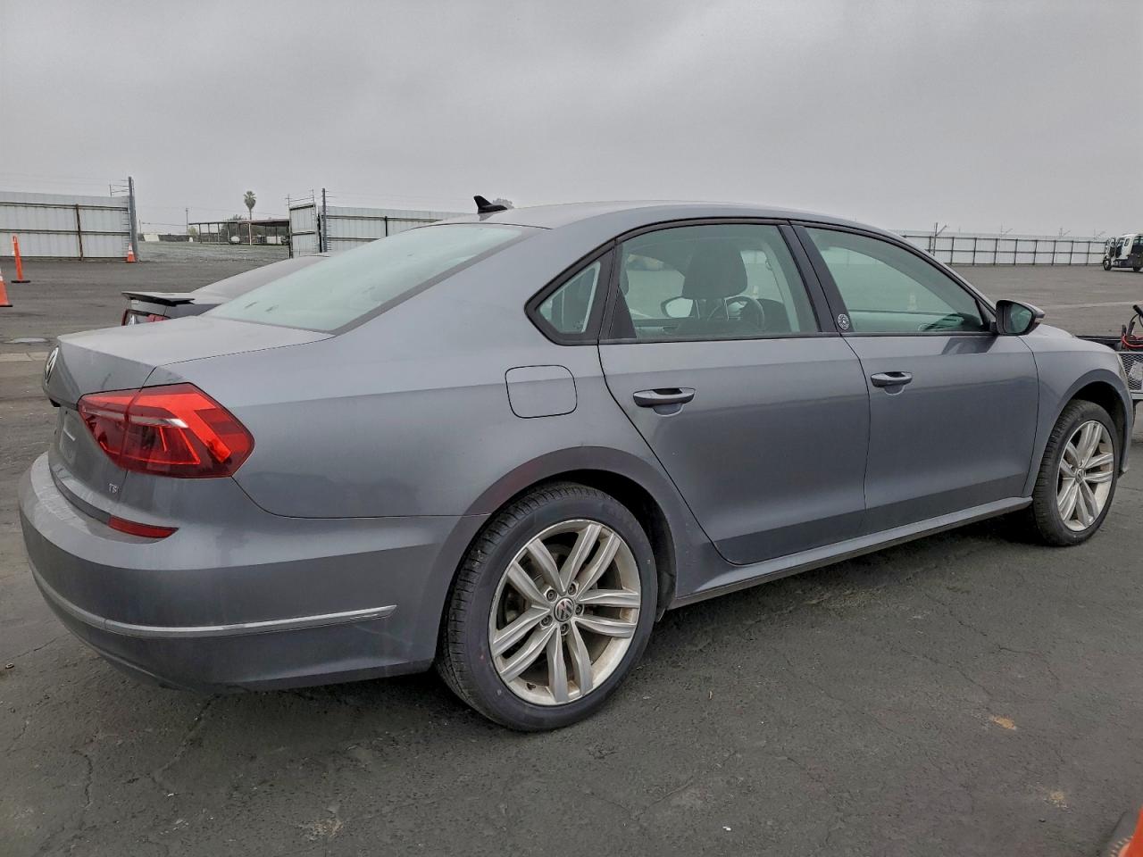 VOLKSWAGEN PASSAT WOLFSBURG