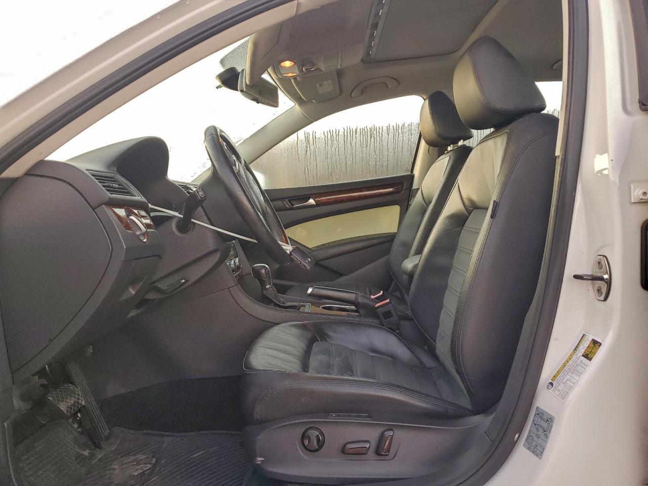 VOLKSWAGEN PASSAT SEL