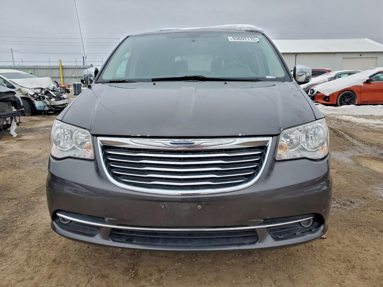 Lot #3308244193 2016 CHRYSLER TOWN & COU