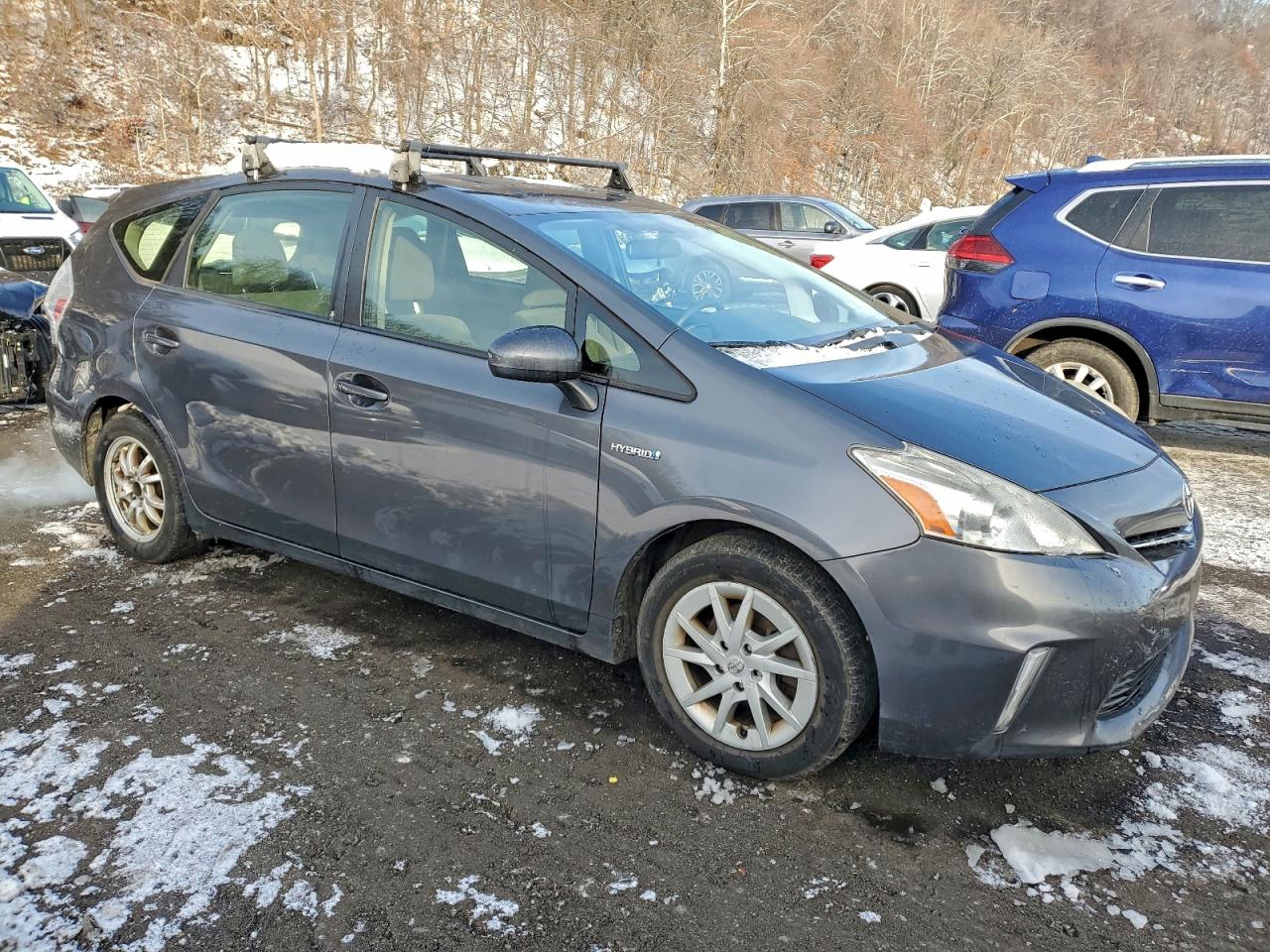TOYOTA PRIUS V