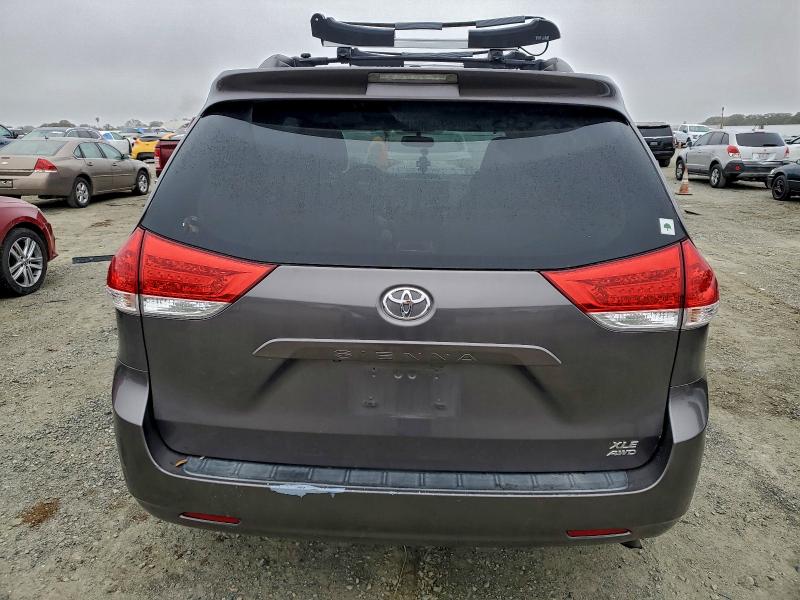 2012 TOYOTA SIENNA XLE #3309757843