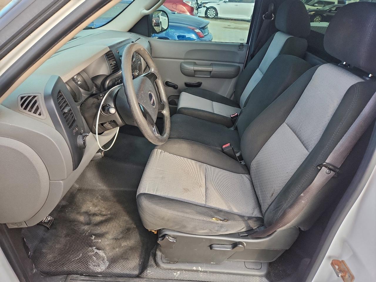 Lot #3310521057 2009 GMC SIERRA C15