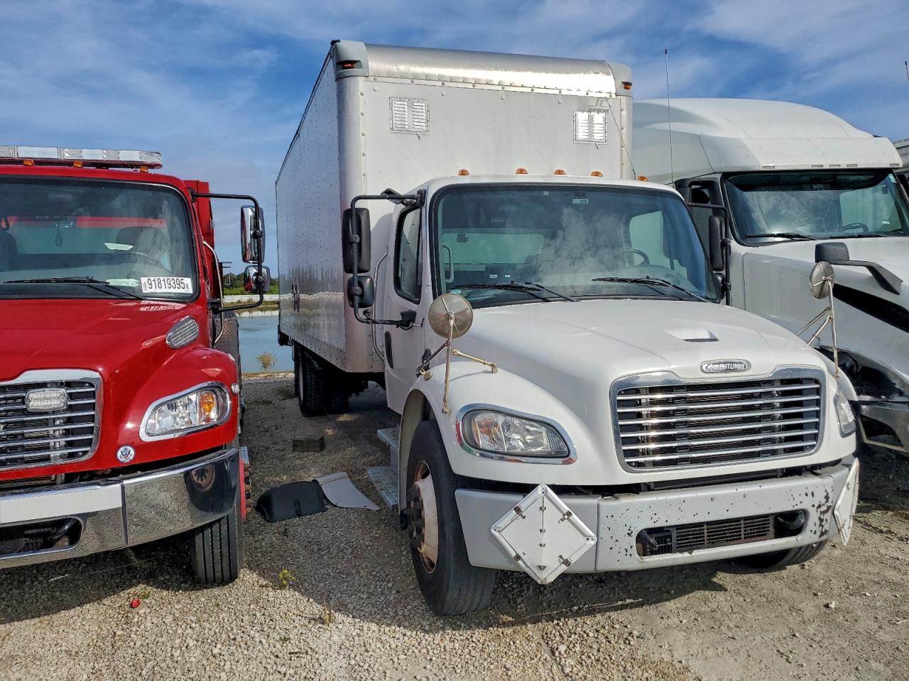 Lot #3318994356 2015 FREIGHTLINER M2 106 MED