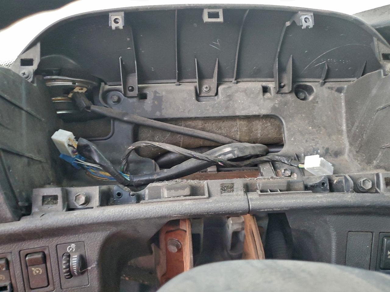 Lot #3312736193 2010 HINO 258/268