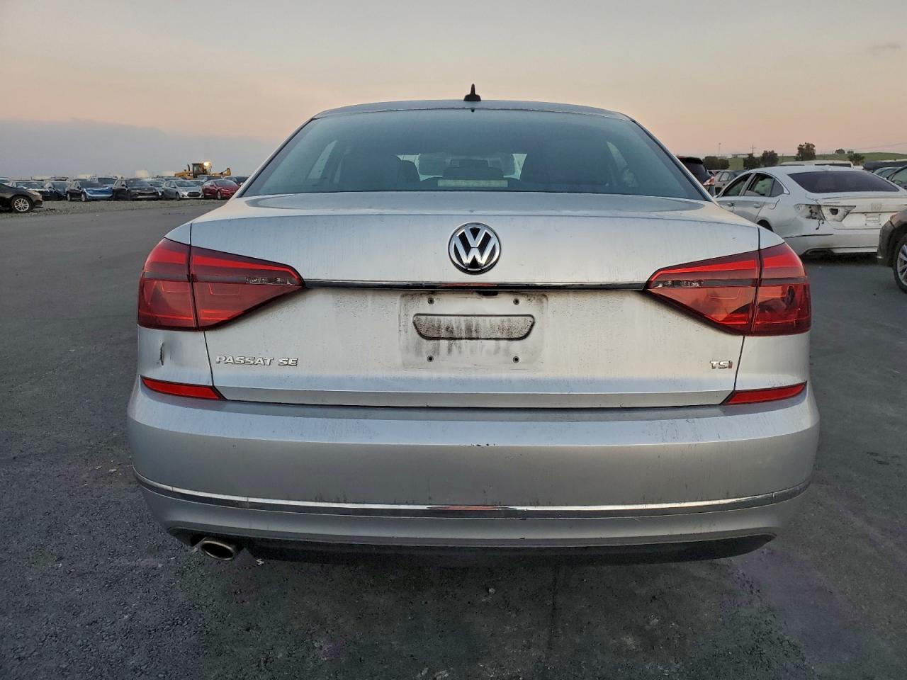 Lot #3309389980 2017 VOLKSWAGEN PASSAT SE