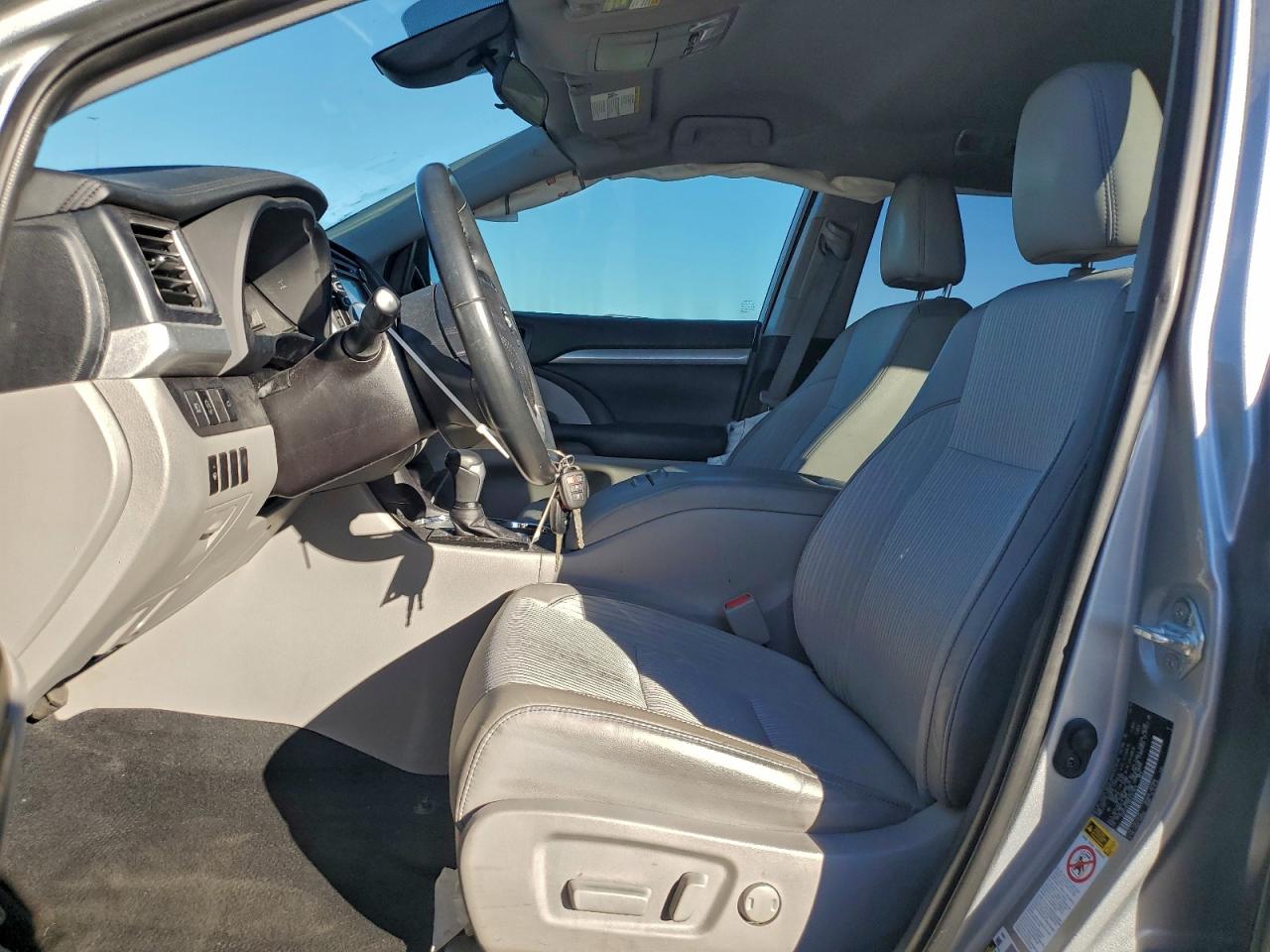 TOYOTA HIGHLANDER LE