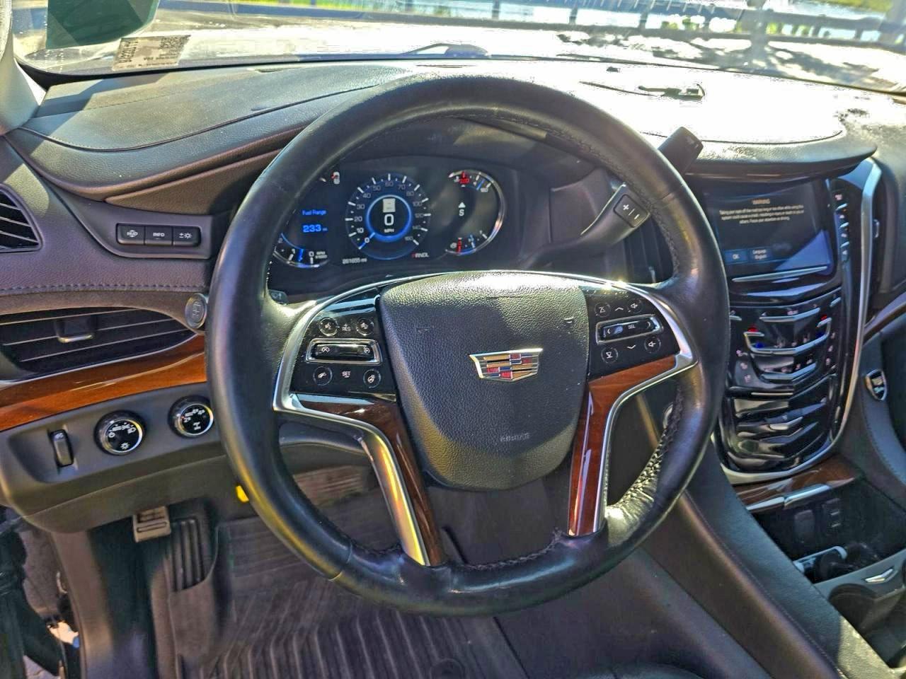 CADILLAC ESCALADE ESV LUXURY