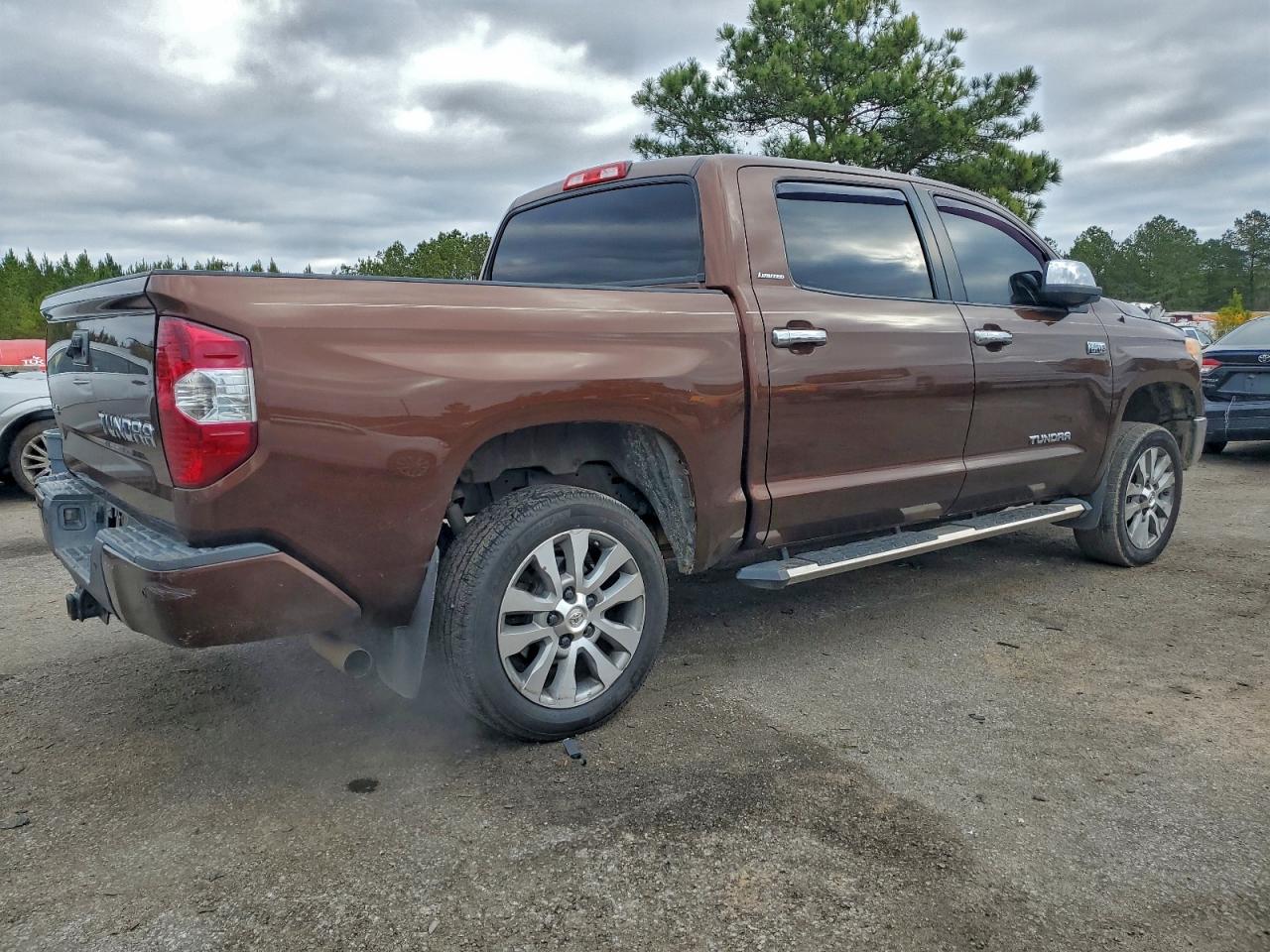 TOYOTA TUNDRA CREWMAX LIMITED