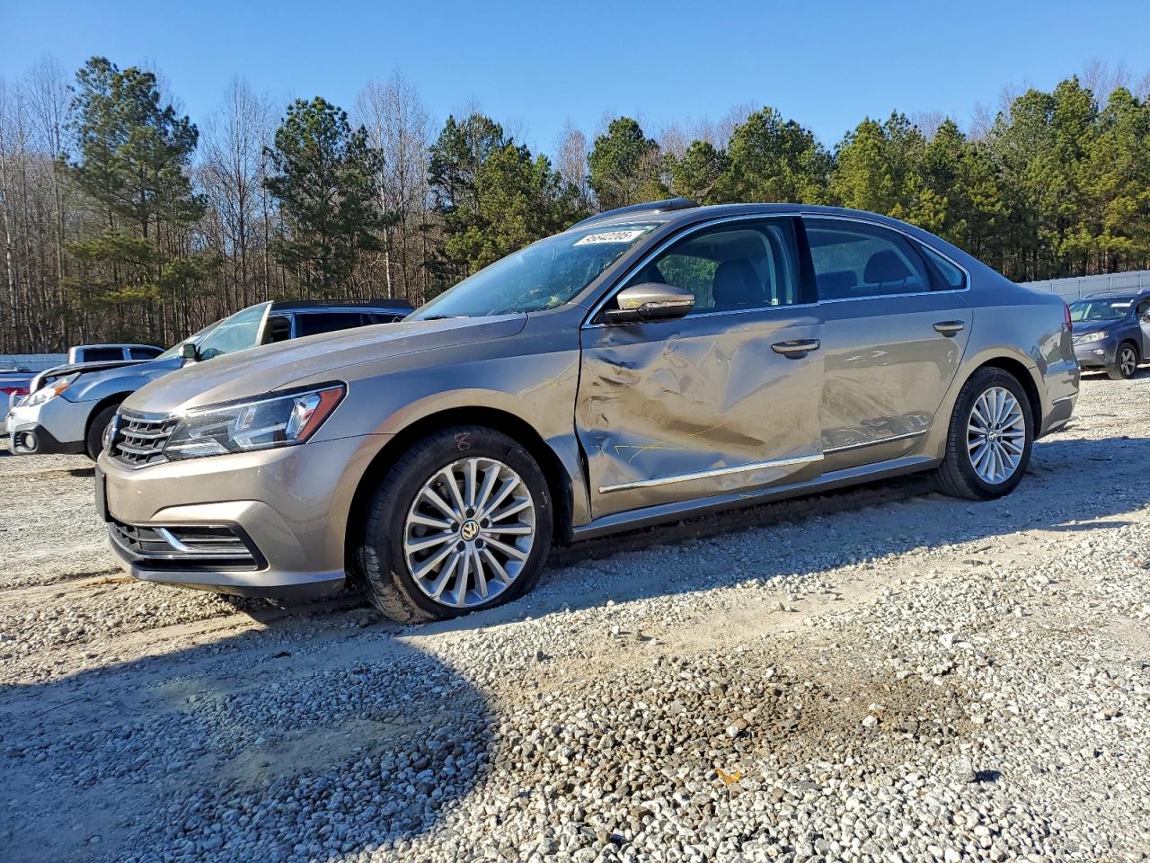 VOLKSWAGEN PASSAT SE