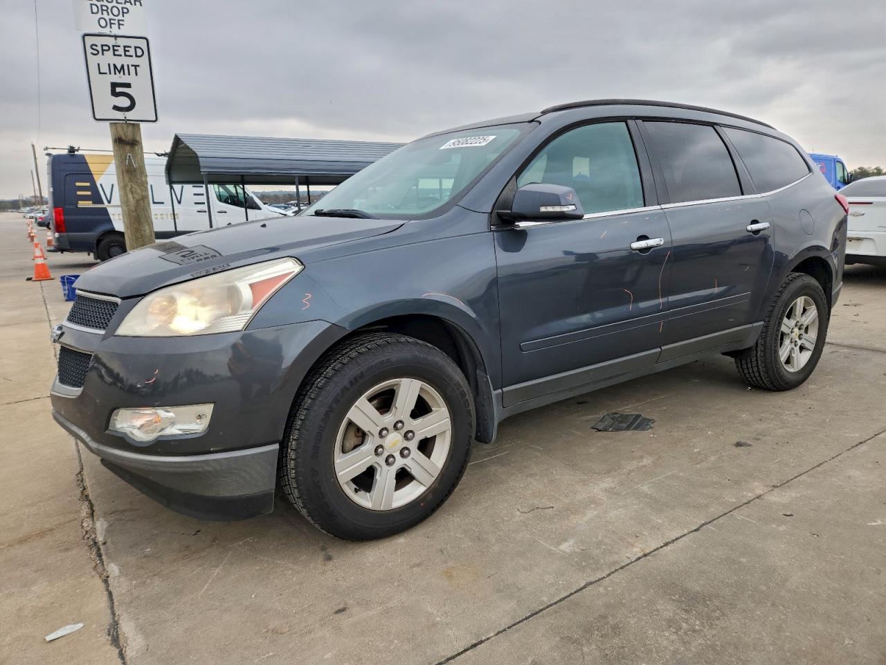 Lot #3304820543 2011 CHEVROLET TRAVERSE L