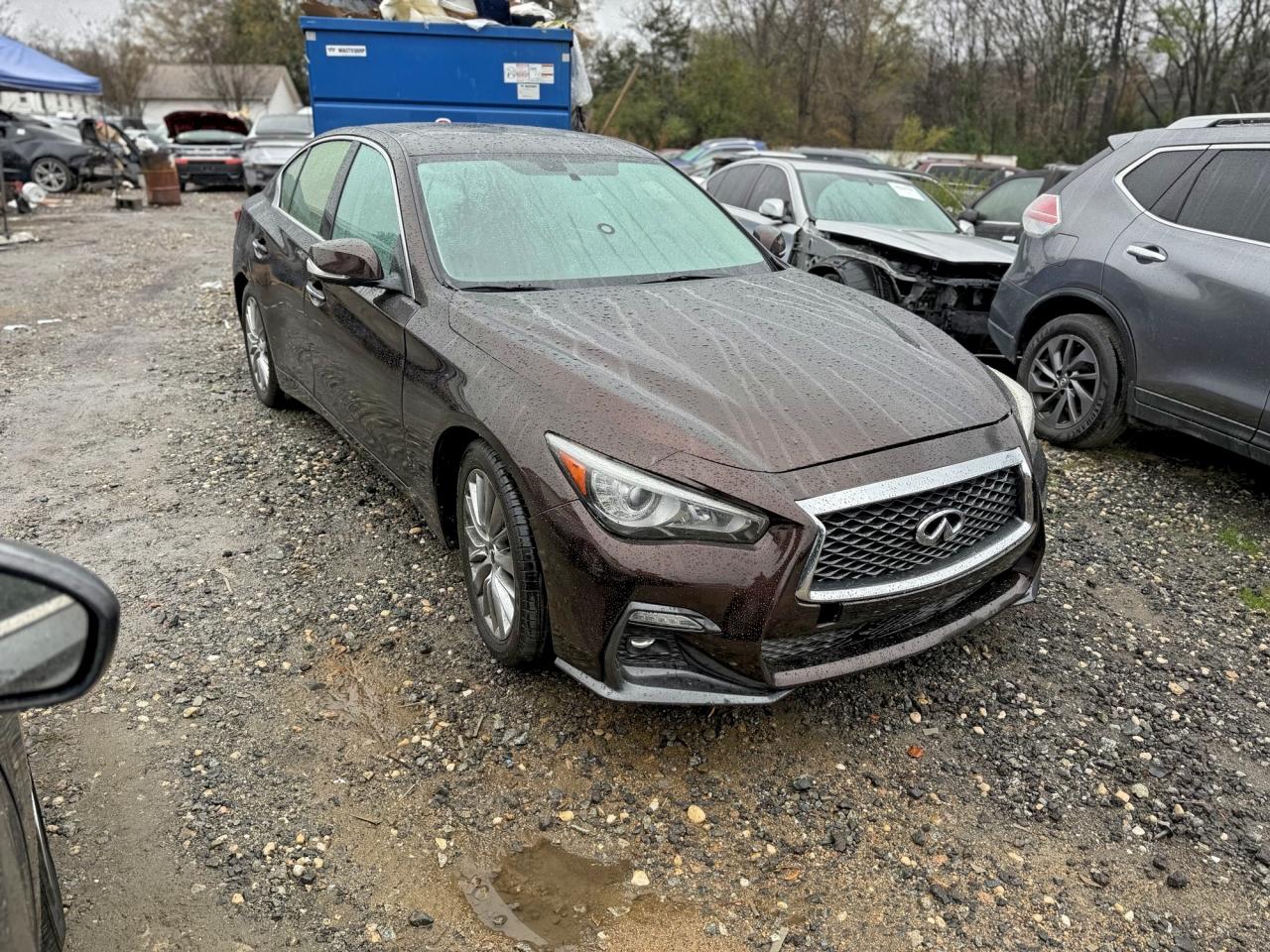 INFINITI Q50 LUXE
