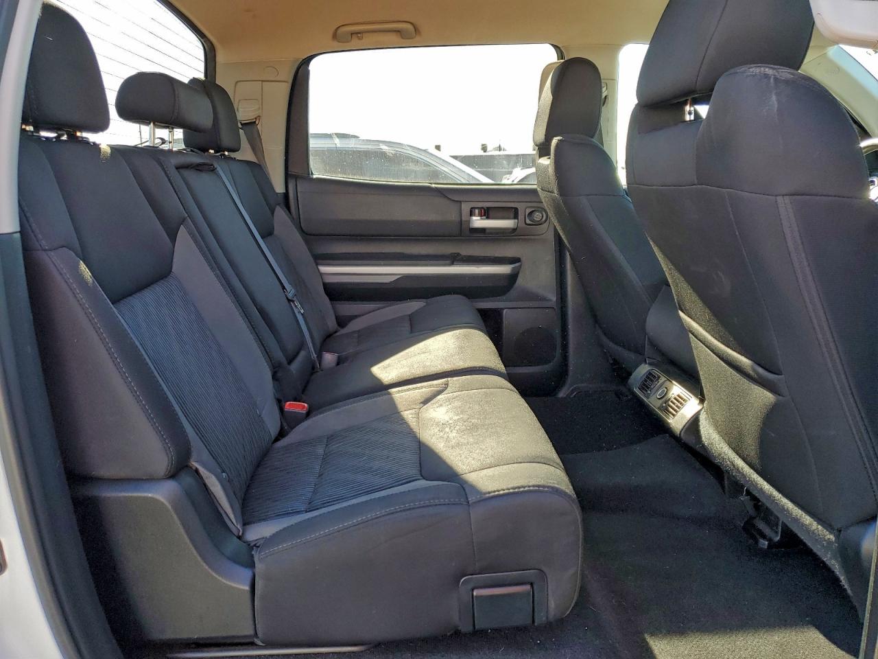 TOYOTA TUNDRA CREWMAX SR5