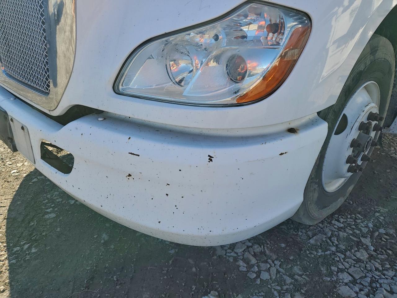 Lot #3316011772 2014 KENWORTH T680