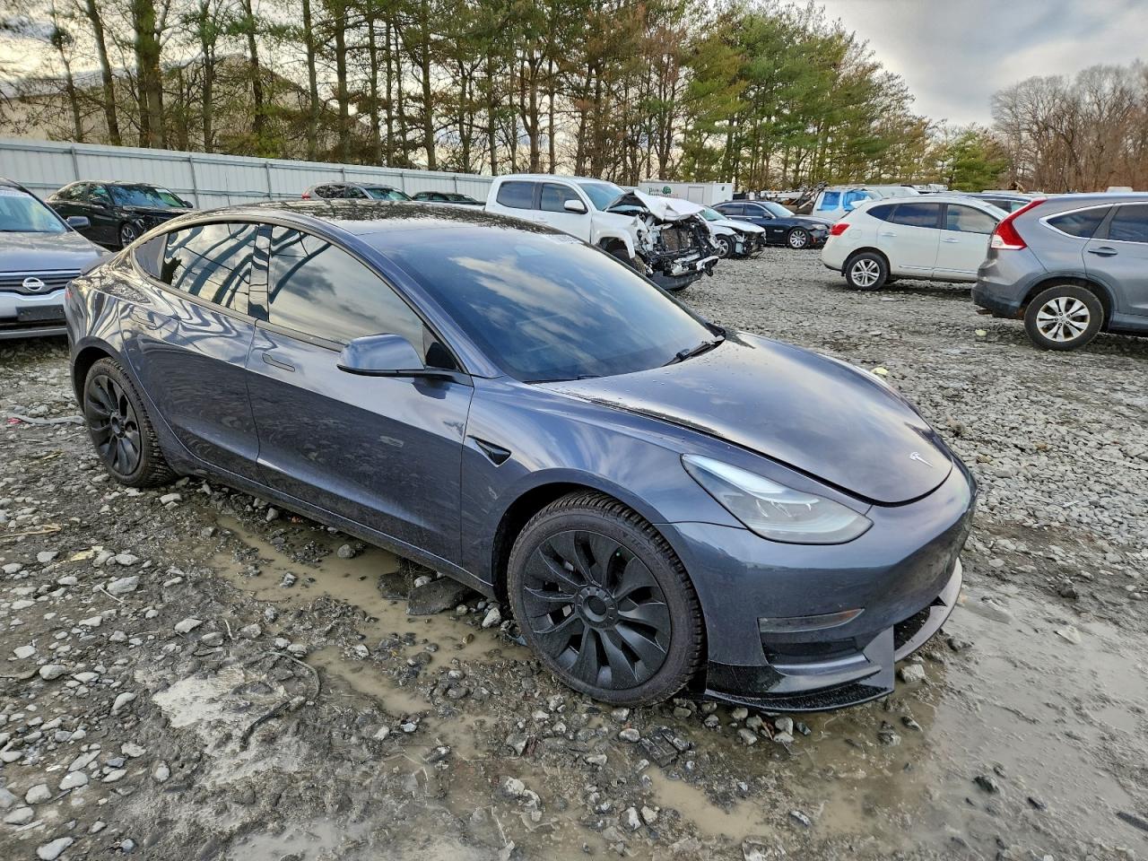 TESLA MODEL 3