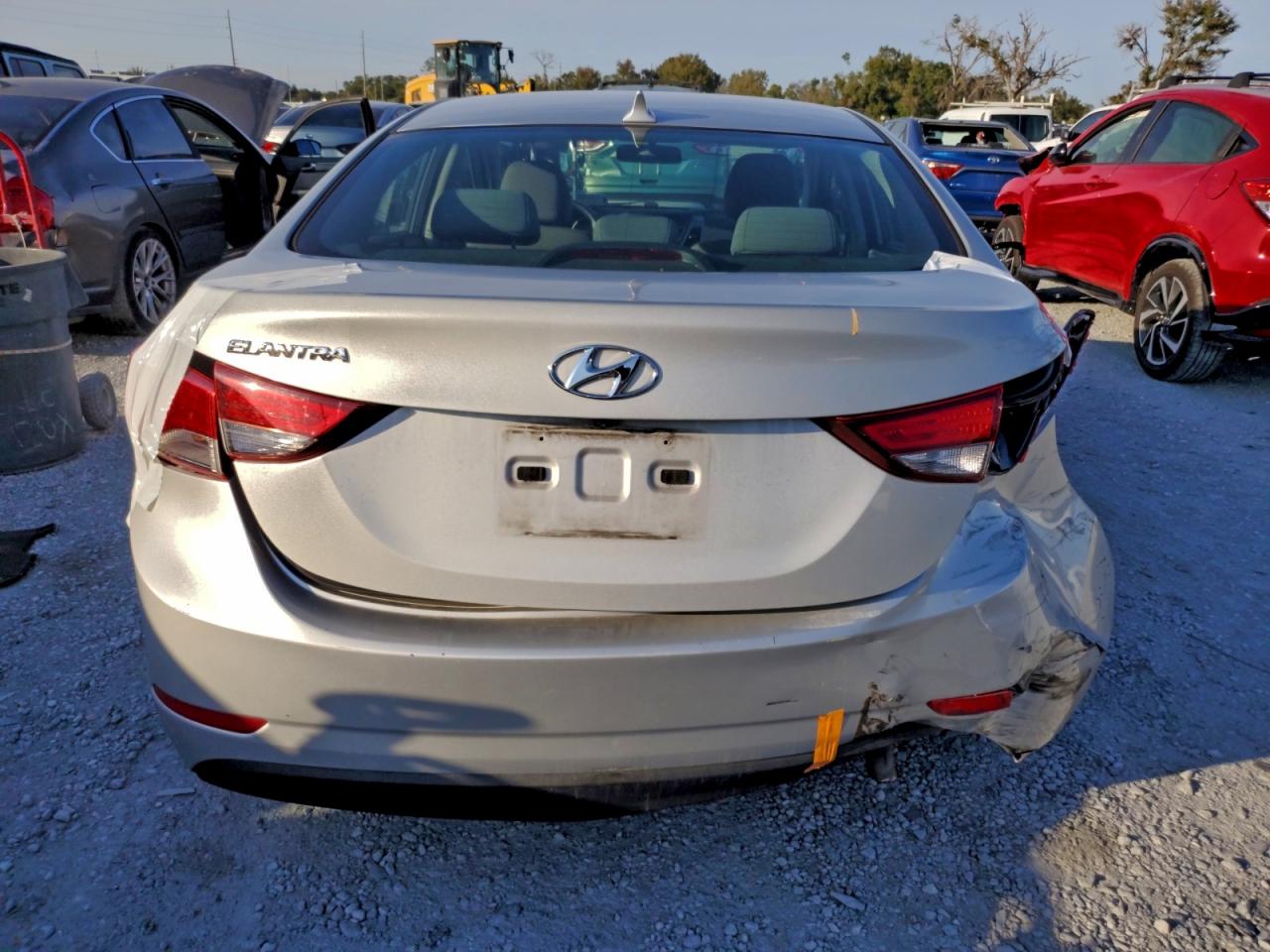 HYUNDAI ELANTRA SE