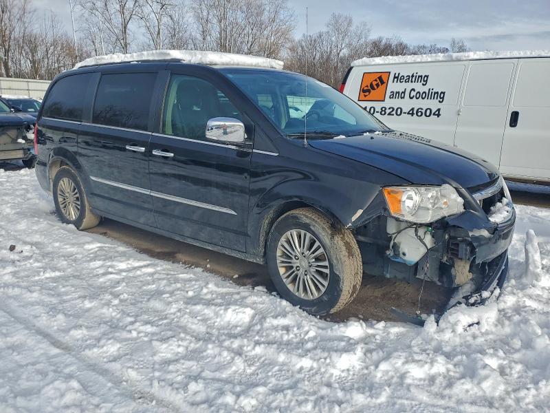 2016 CHRYSLER TOWN & COU #3301833334