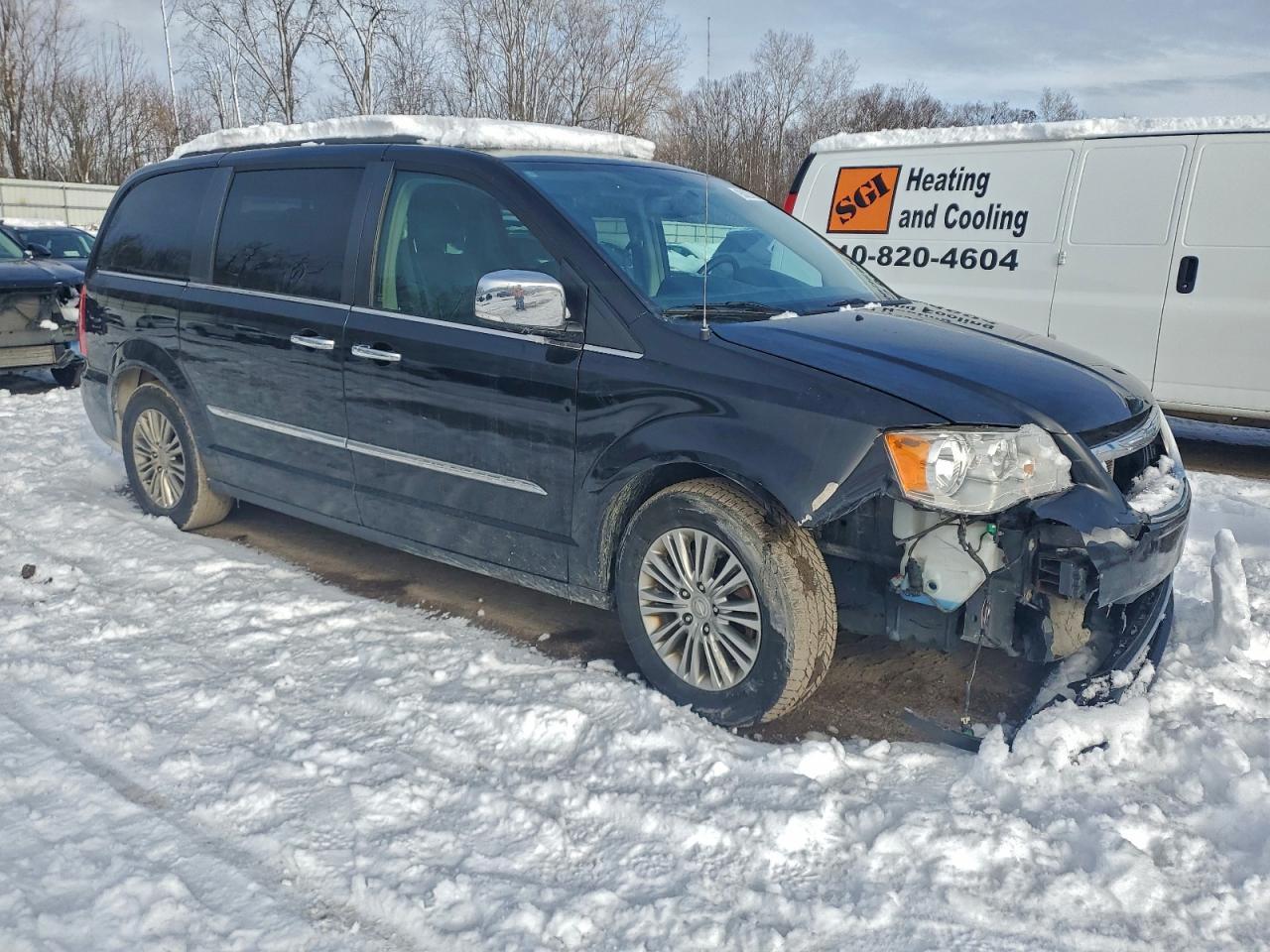 CHRYSLER TOWN & COUNTRY TOURING L