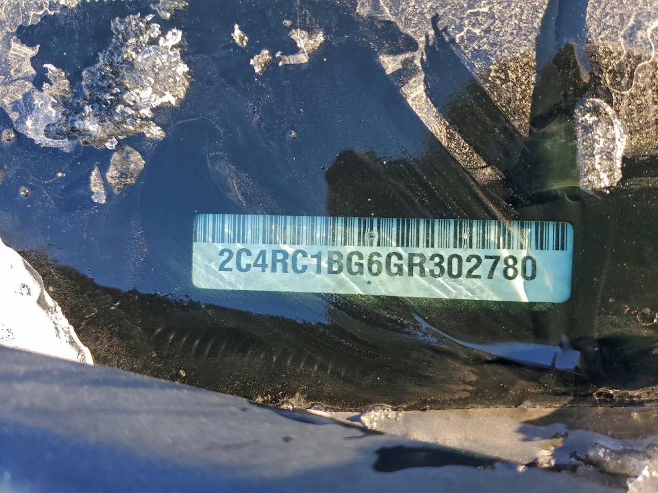 Lot #3308244195 2016 CHRYSLER TOWN & COU