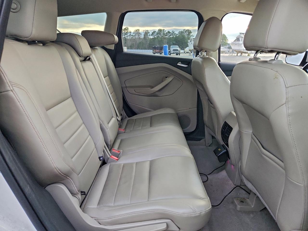 FORD ESCAPE TITANIUM