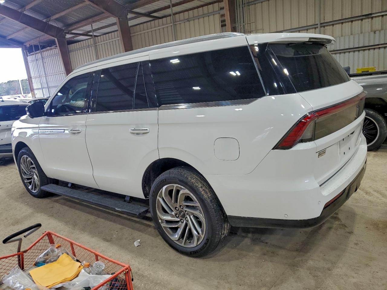 LINCOLN NAVIGATOR RESERVE