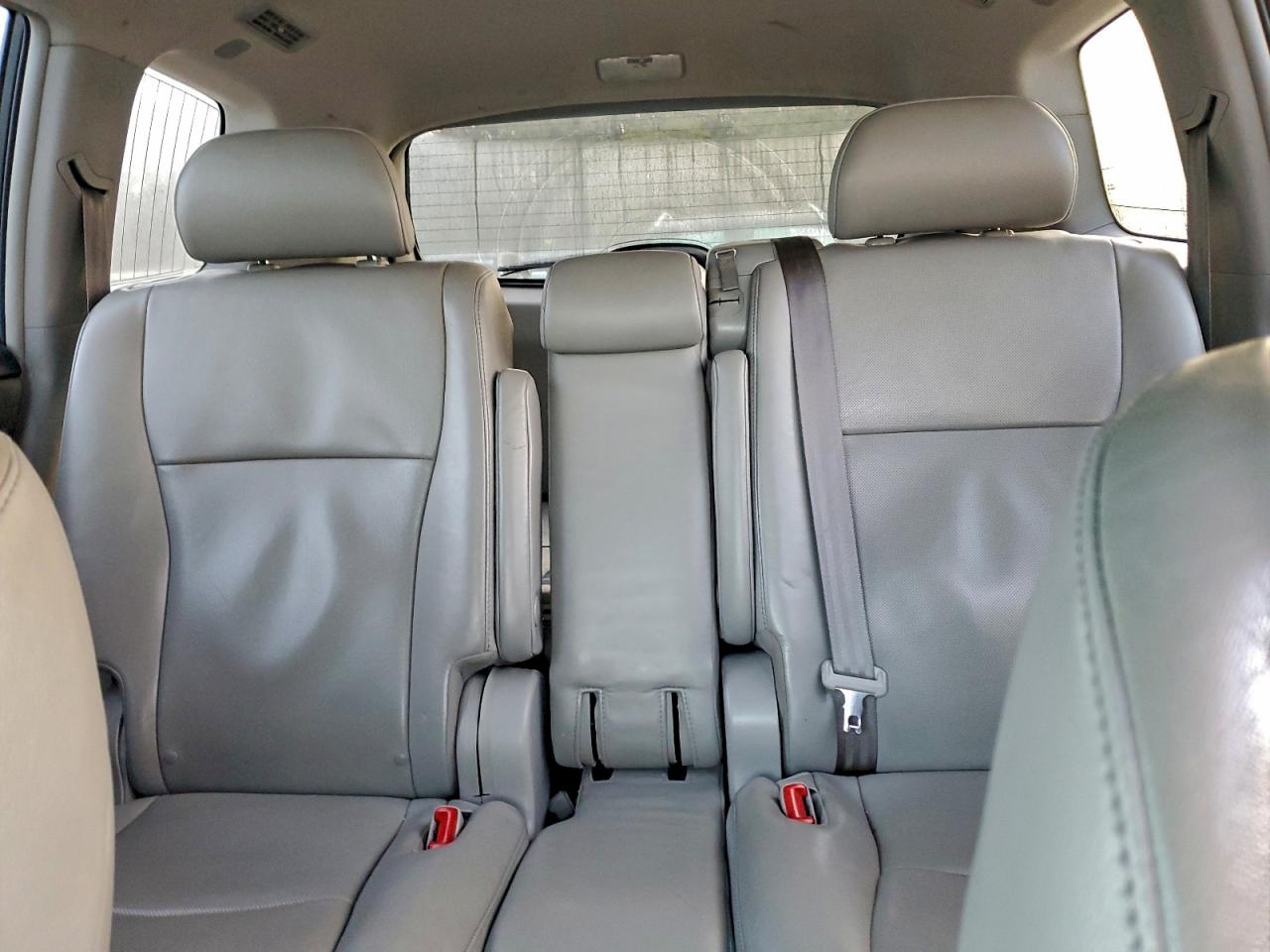 TOYOTA HIGHLANDER LIMITED