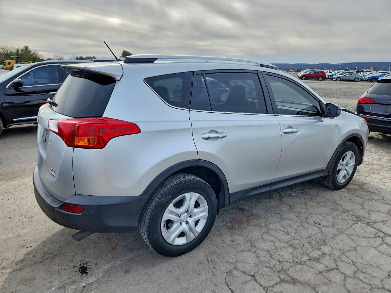 TOYOTA RAV4 LE