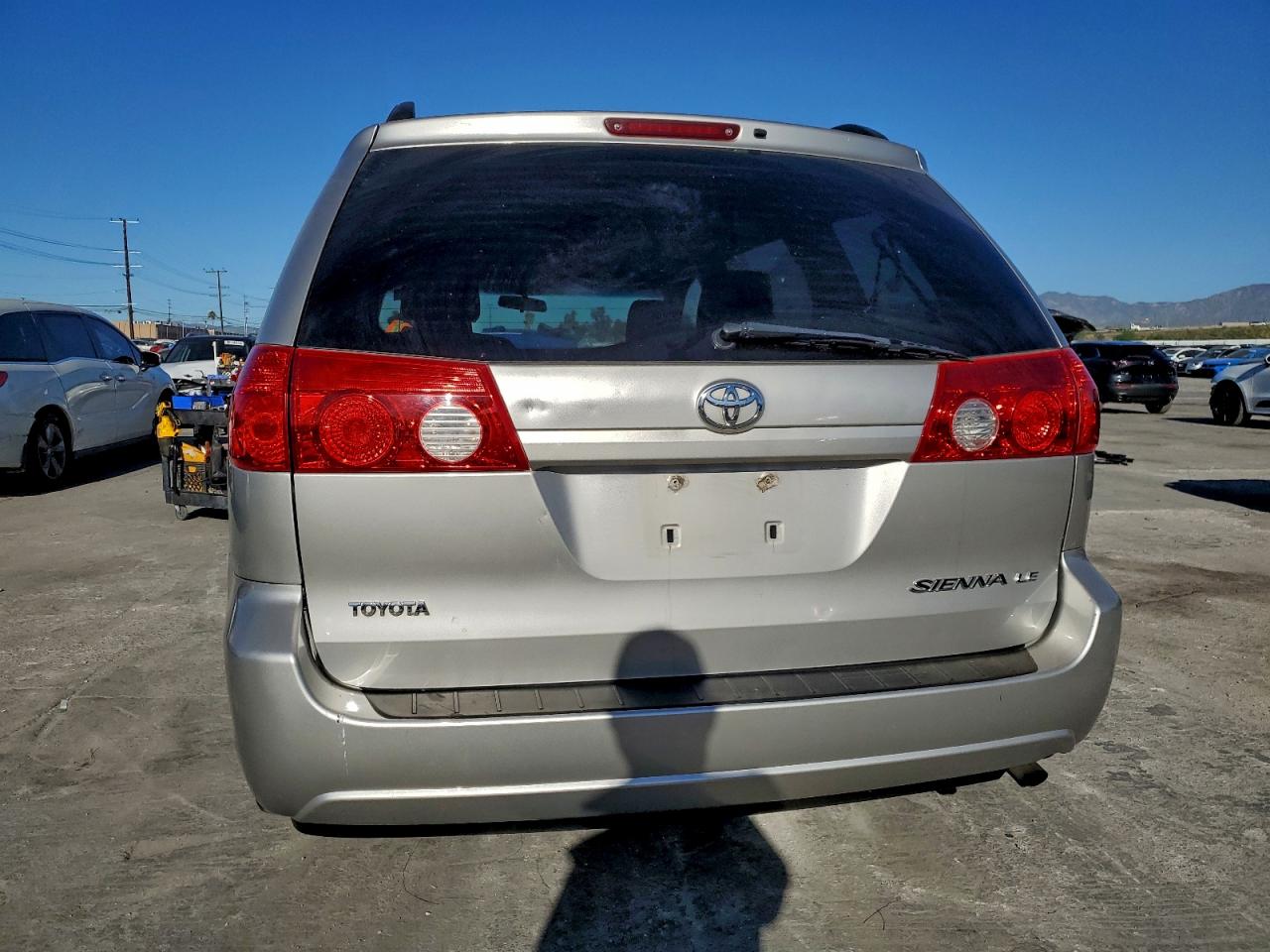 Lot #3310418990 2010 TOYOTA SIENNA CE