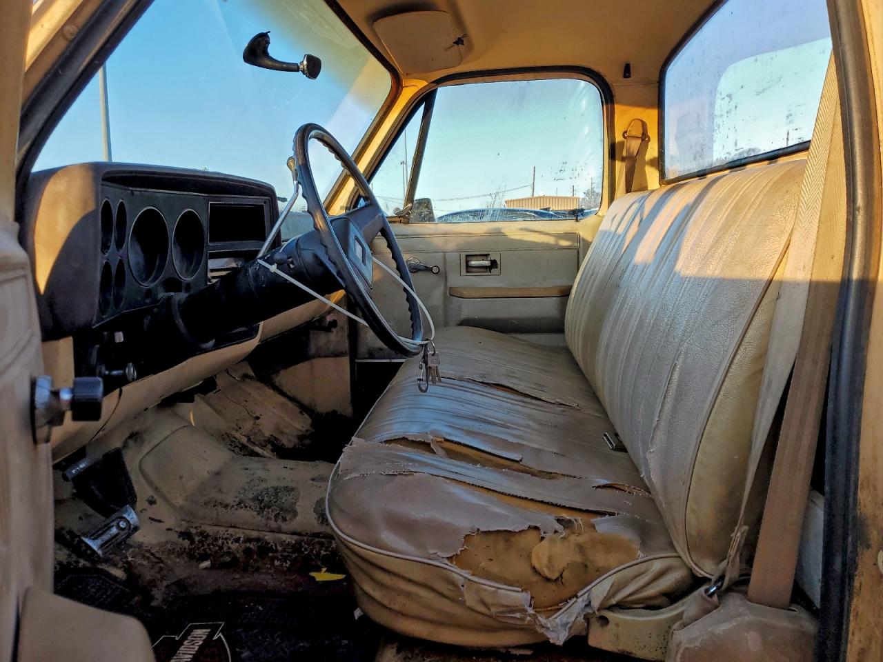 Lot #3305398301 1983 GMC C1500