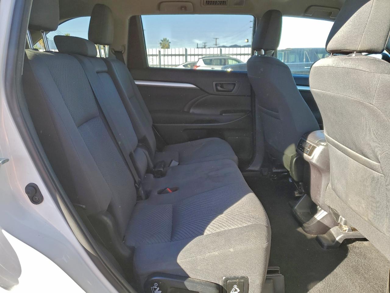 Lot #3318017501 2019 TOYOTA HIGHLANDER