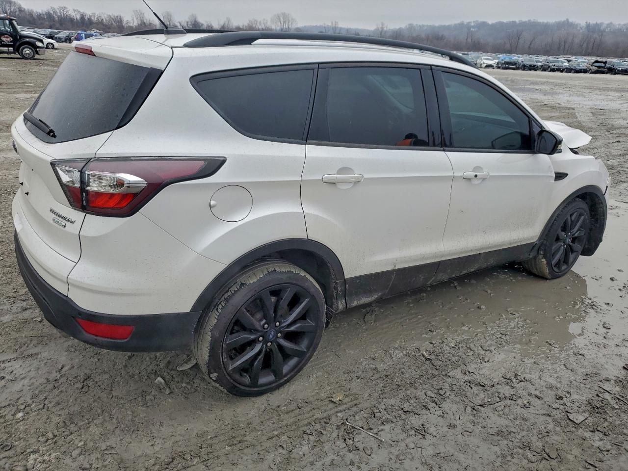 FORD ESCAPE TITANIUM