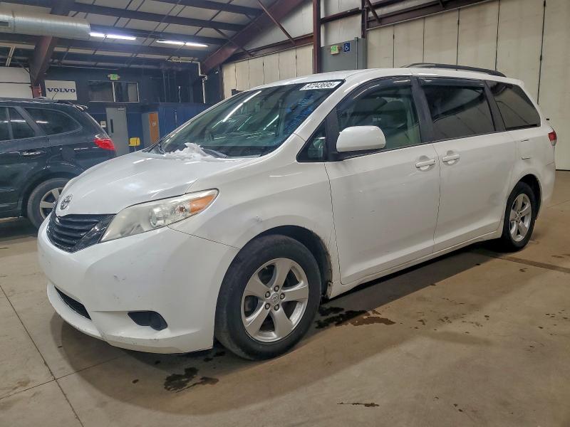 2014 TOYOTA SIENNA LE #3317004232