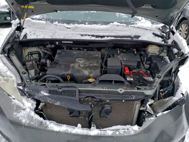 2011 TOYOTA SIENNA LE #3304523532