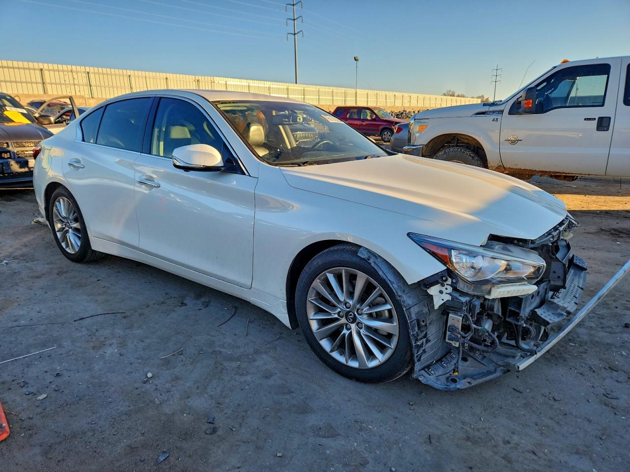 INFINITI Q50 LUXE
