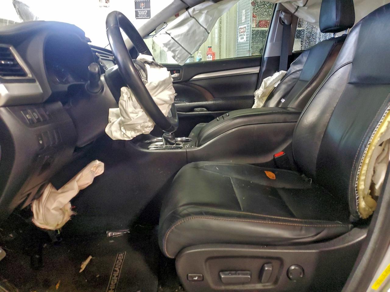 TOYOTA HIGHLANDER SE