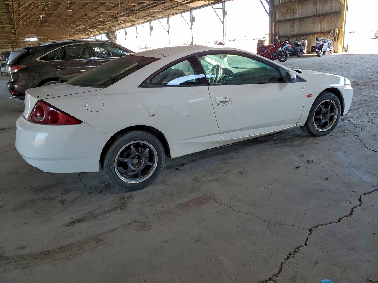 Lot #3315903111 2001 MERCURY COUGAR