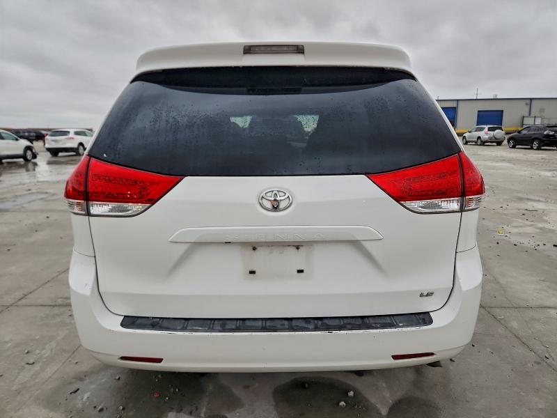 2011 TOYOTA SIENNA LE #3302701999