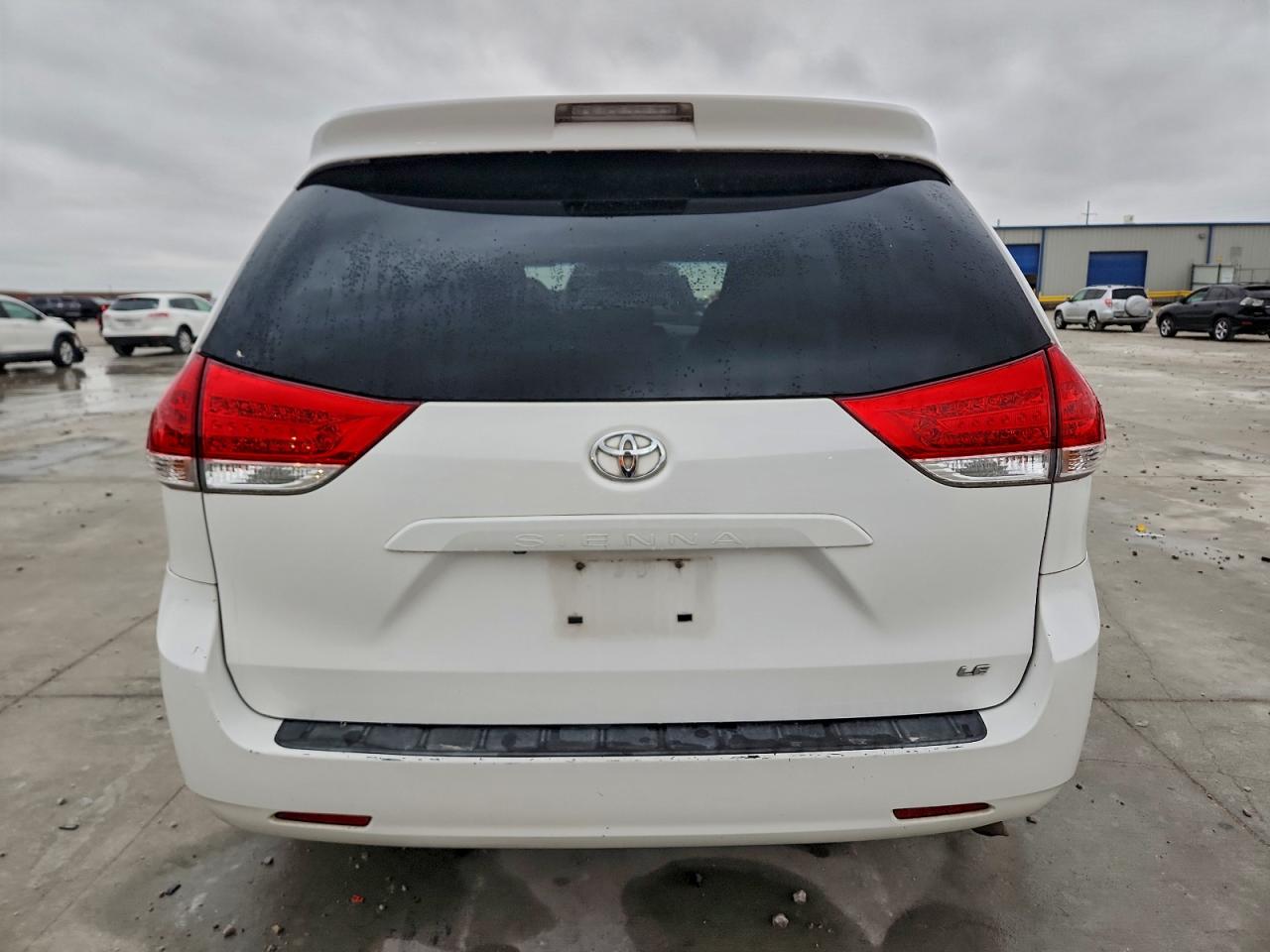 Lot #3302701999 2011 TOYOTA SIENNA LE