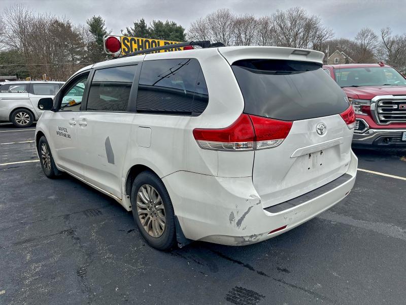2014 TOYOTA SIENNA XLE #3304853537