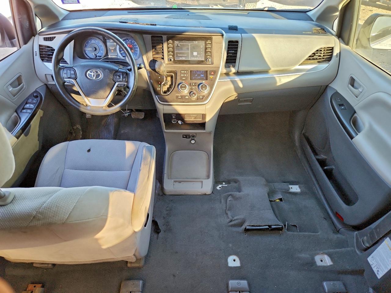 Lot #3316756409 2020 TOYOTA SIENNA L