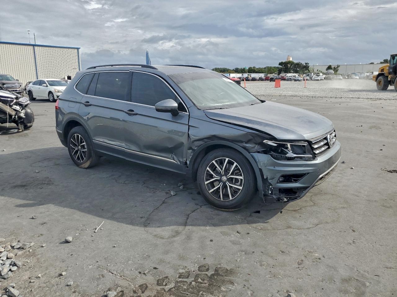 VOLKSWAGEN TIGUAN SE