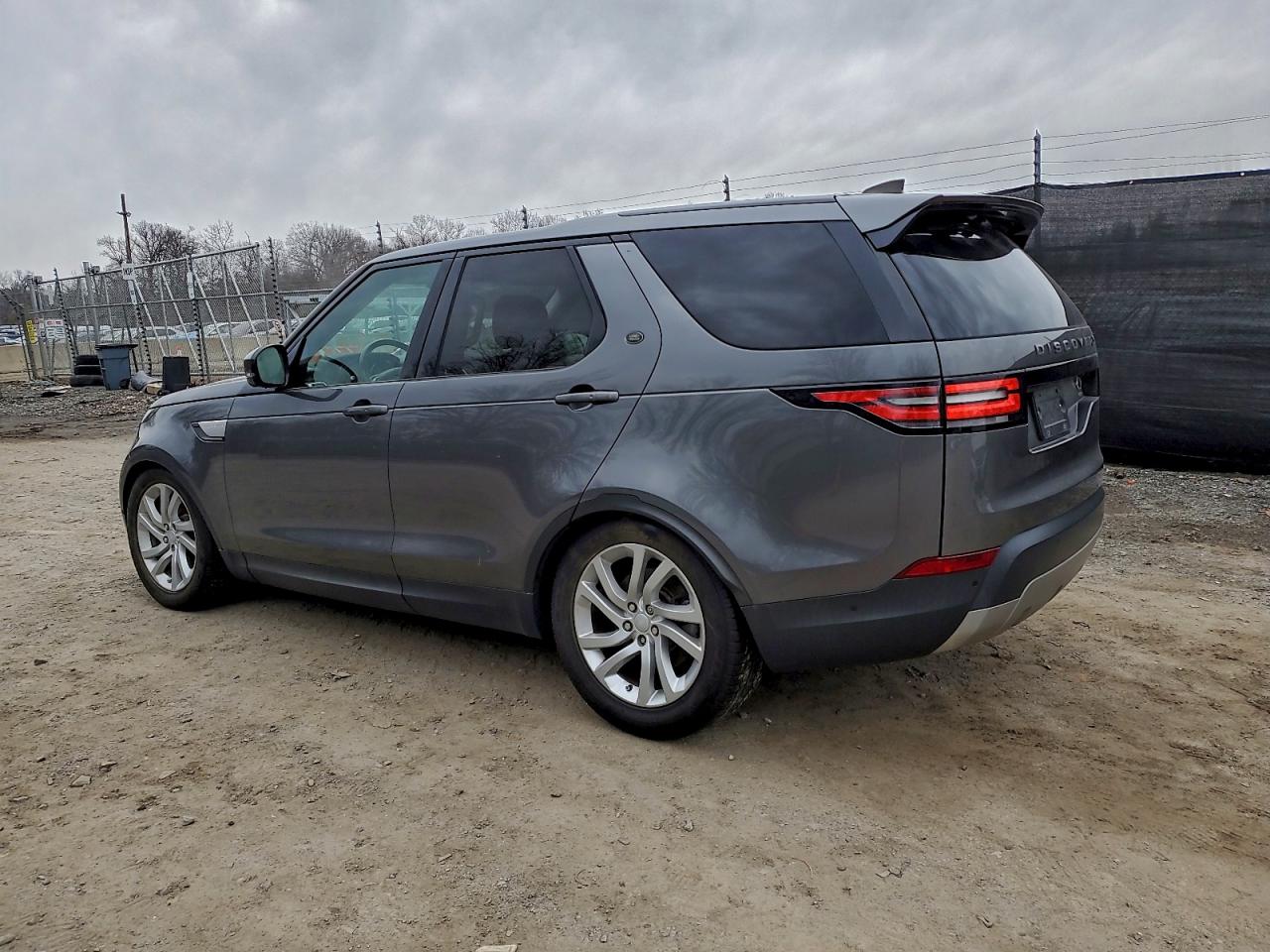 Lot #3316680194 2017 LAND ROVER DISCOVERY