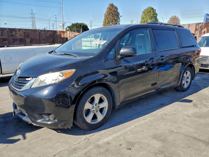 2015 TOYOTA SIENNA LE #3305565067